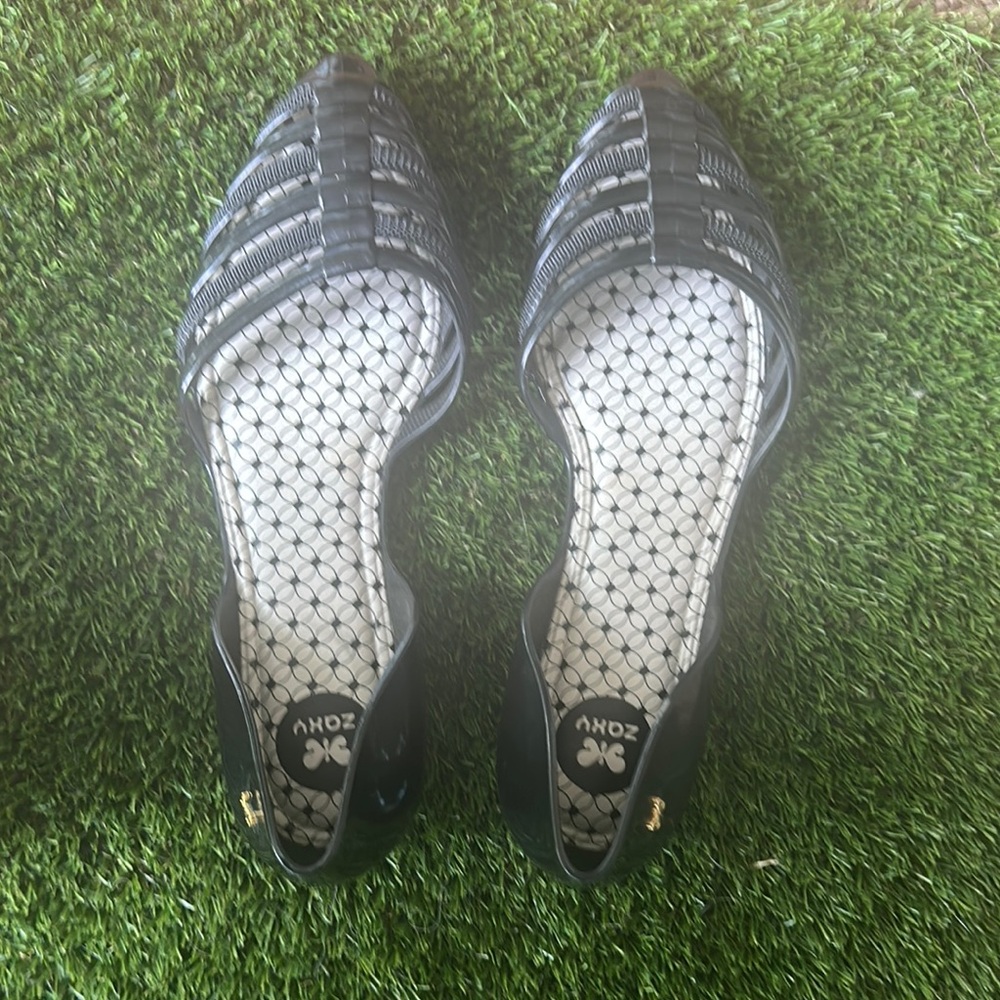 Black Sandals with Textured Sole and Breathable Design
